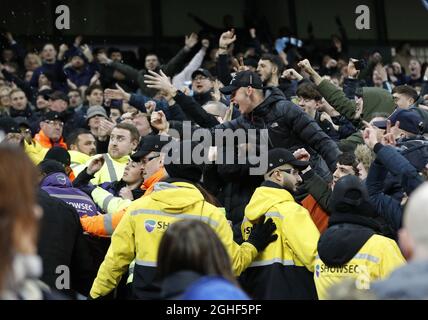 Die Fans freuen sich beim Premier League-Spiel im Etihad Stadium in Manchester. Bilddatum: 23. November 2019. Bildnachweis sollte lauten: Darren Staples/Sportimage via PA Images Stockfoto