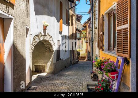 Das malerische Dorf Exilles im Susa-Tal. Provinz Turin, Piemont, Norditalien. Stockfoto
