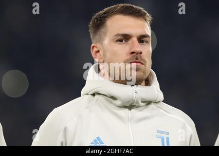Aaron Ramsey von Juventus, aufgenommen während der Besetzung vor dem UEFA Champions League-Spiel im Juventus Stadium, Turin. Bilddatum: 26. November 2019. Bildnachweis sollte lauten: Jonathan Moscrop/Sportimage via PA Images Stockfoto