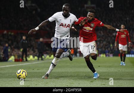 Tottenham Hotspur's Moussa Sissoko (L) kämpft während des Premier League-Spiels in Old Trafford, Manchester, um den Ball mit Fred von Manchester United. Bilddatum: 4. Dezember 2019. Bildnachweis sollte lauten: Darren Staples/Sportimage via PA Images Stockfoto