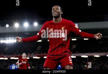 Georginio Wijnaldum aus Liverpool feiert den fünften Treffer seiner Mannschaften während des Spiels der Premier League in Anfield, Liverpool. Bilddatum: 4. Dezember 2019. Bildnachweis sollte lauten: James Wilson/Sportimage via PA Images Stockfoto