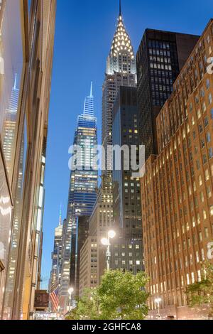 Chrysler Building und neuer Nachbar, One Vanderbilt, an Manhattans East 42nd Street. Stockfoto