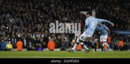 Ilkay Gundogan von Manchester City trifft beim Premier League-Spiel im Etihad Stadium in Manchester eine Strafe. Bilddatum: 21. Dezember 2019. Bildnachweis sollte lauten: Darren Staples/Sportimage via PA Images Stockfoto