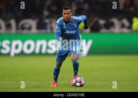 Juventus brasilianischer Verteidiger Alex Sandro während des UEFA Champions League-Spiels im Groupama Stadium, Lyon. Bilddatum: 26. Februar 2020. Bildnachweis sollte lauten: Jonathan Moscrop/Sportimage via PA Images Stockfoto