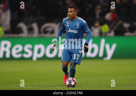 Juventus brasilianischer Verteidiger Alex Sandro während des UEFA Champions League-Spiels im Groupama Stadium, Lyon. Bilddatum: 26. Februar 2020. Bildnachweis sollte lauten: Jonathan Moscrop/Sportimage via PA Images Stockfoto