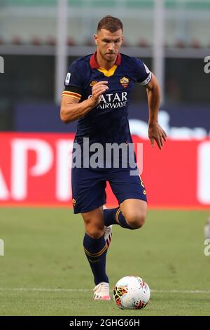 ALS Roma-Stürmer Edin Dzeko beim Spiel der Serie A in Giuseppe Meazza, Mailand. Bilddatum: 28. Juni 2020. Bildnachweis sollte lauten: Jonathan Moscrop/Sportimage via PA Images Stockfoto