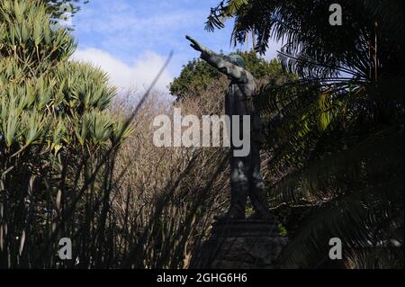 Eine Statue von Cecil John Rhodes, die als Synonym für den britischen Kolonialismus steht, befindet sich in Südafrika nach der Apartheid Stockfoto