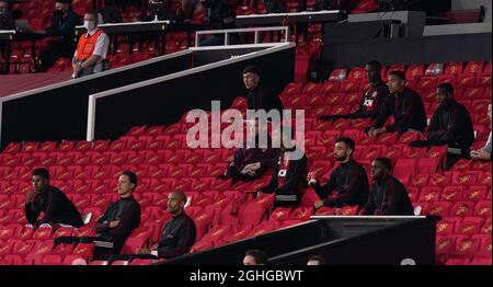 Stellvertreter im Stand sind von links Marcus Rashford, Nemanja Matic, Lee Grant, James Garner, David de Gea, Anthony Martial, Bruno Fernandes, Aaron Wan-Bissaka, Mason Greenwood von Manchester United während des Spiels der UEFA Europa League in Old Trafford, Manchester. Bilddatum: 5. August 2020. Bildnachweis sollte lauten: Andrew Yates/Sportimage via PA Images Stockfoto