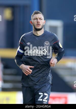 Brentfords Henrik Dalsgaard während des Sky Bet Championship-Spiels in der Kenilworth Road, Luton. Bilddatum: 31. Oktober 2020. Bildnachweis sollte lauten: David Klein/Sportimage via PA Images Stockfoto