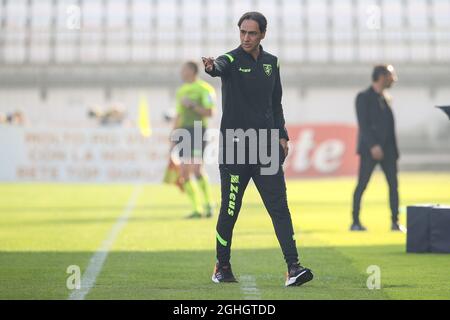 Alessandro Nesta Cheftrainer von Frosinone Calcio reagiert während des Spiels der Serie B im Stadio Brianteo, Monza. Bilddatum: 7. November 2020. Bildnachweis sollte lauten: Jonathan Moscrop/Sportimage via PA Images Stockfoto