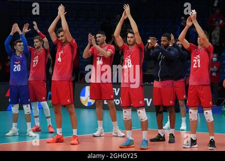 Tallinn, Estland. September 2021. Volleyball: Europameisterschaft, Männer, Vorrunde, Deutschland - Frankreich: Die Franzosen freuen sich über ihren Sieg 1:3. Quelle: Roman Koksarov/dpa/Alamy Live News Stockfoto