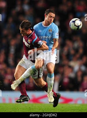 Scott Parker von West Ham United und Wayne Bridge von Manchester City während der Barclay Premier League zwischen Manchester City und West Ham United in London. Stockfoto