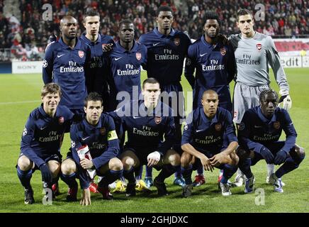 Das Team von Arsenal schoss während des UEFA Champions League-Spiels der Gruppe H zwischen AZ Alkmaar und Arsenal im DS-Stadium, Niederlande. Stockfoto