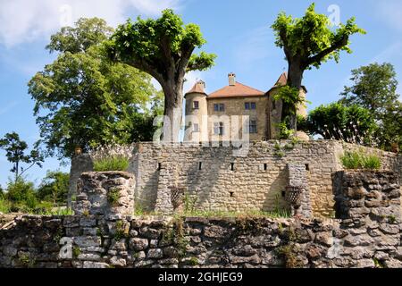 Charmes sur l'Herbasse, Drôme, Frankreich - August 2021: Castle Charmes sur l'Herbasse Stockfoto