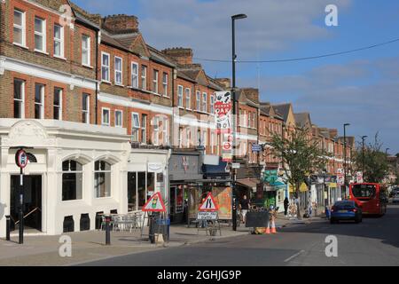 Honor Oak High Street, Geschäfte und Restaurants im Außenbereich, SE23, South East London, London, England, VEREINIGTES KÖNIGREICH Stockfoto