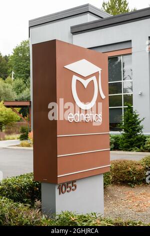 Issaquah, WA, USA - 06. September 2021; Ednetics-Schild vor dem Issaquah Washington-Standort. Es zeigt das Logo in weiß auf braun Stockfoto