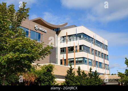 Issaquah, WA, USA - 06. September 2021; Campus des Swedish Medical Center in Issaquah Highlands im U-Bahnhof Seattle. Dies ist ein modernes Krankenhaus für Stockfoto