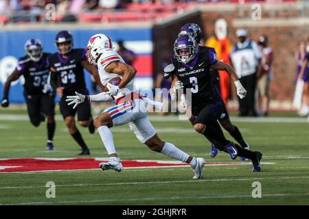 Dallas, Texas, USA. September 2021. Jordan Kerley (1) im Einsatz während des Spiels zwischen den Abilene Christian Wildcats und den SMU Mustangs im Gerald J. Ford Stadium in Dallas, Texas. (Bild: © Dan Wozniak/ZUMA Press Wire) Stockfoto