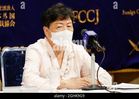 Tokio, Japan. September 2021. Die Klägerin von Eiko Kawasaki und Überlebende der Kampagne „Paradies auf Erden“ des nordkoreanischen Rückführungsprogramms spricht während einer Pressekonferenz im Club der ausländischen Korrespondenten von Japan am 7. September 2021 in Tokio, Japan. Kawasaki und der Anwalt Kenji Fukuda sprachen über die Opfer des nordkoreanischen Repatriierungsprogramms und den Rechtsstreit vor dem Bezirksgericht Tokio, der am 14. Oktober als nächstes mündlich vorgebracht wurde. Kredit: Rodrigo Reyes Marin/AFLO/Alamy Live Nachrichten Gutschrift: Aflo Co. Ltd./Alamy Live Nachrichten Stockfoto