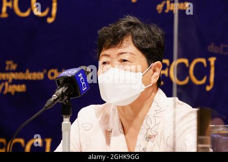 Tokio, Japan. September 2021. Die Klägerin von Eiko Kawasaki und Überlebende der Kampagne „Paradies auf Erden“ des nordkoreanischen Rückführungsprogramms spricht während einer Pressekonferenz im Club der ausländischen Korrespondenten von Japan am 7. September 2021 in Tokio, Japan. Kawasaki und der Anwalt Kenji Fukuda sprachen über die Opfer des nordkoreanischen Repatriierungsprogramms und den Rechtsstreit vor dem Bezirksgericht Tokio, der am 14. Oktober als nächstes mündlich vorgebracht wurde. Kredit: Rodrigo Reyes Marin/AFLO/Alamy Live Nachrichten Gutschrift: Aflo Co. Ltd./Alamy Live Nachrichten Stockfoto