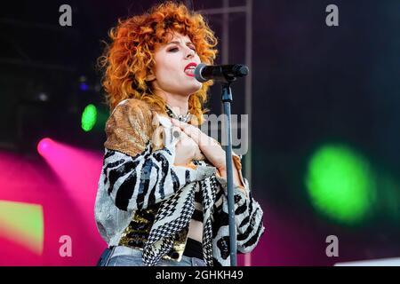 Edmonton, Kanada. September 2021. Kiesa Rae Ellestad, bekannt als Kiesza, tritt beim Together Again YEG Festival auf dem Northlands Exhibition Grounds in Edmonton auf. Kredit: SOPA Images Limited/Alamy Live Nachrichten Stockfoto