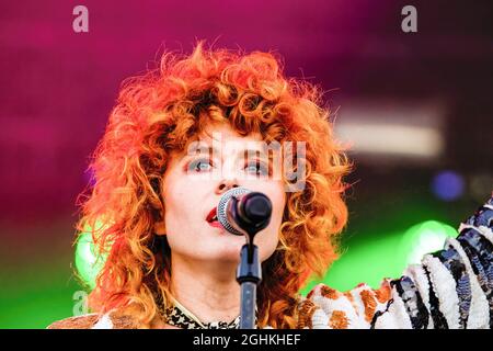 Edmonton, Kanada. September 2021. Kiesa Rae Ellestad, bekannt als Kiesza, tritt beim Together Again YEG Festival auf dem Northlands Exhibition Grounds in Edmonton auf. (Foto von Ron Palmer/SOPA Images/Sipa USA) Quelle: SIPA USA/Alamy Live News Stockfoto