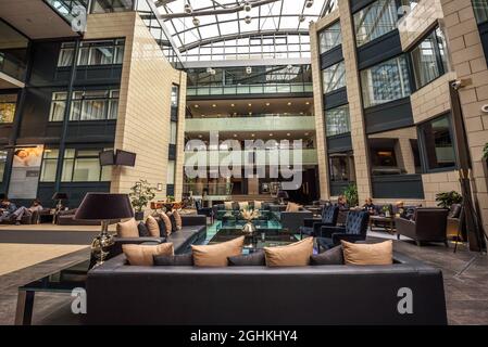 Interieur der luxuriösen Hotellobby im Grand Hotel Reykjavik, Island Stockfoto