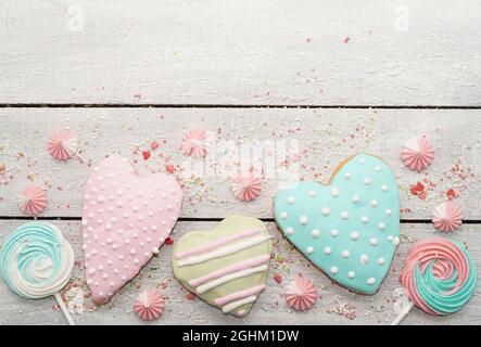 Ostern Kochen Background mit pastellfarbenen osterkekse und Baiser. Holz rustikalen Hintergrund, Flatlay Banner kopieren Raum. Happy Mothers D Stockfoto