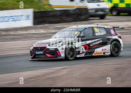 Jack Mitchell in einem Cupra Leon bei der BTCC-Veranstaltung in Thruxton im August 2021 Stockfoto