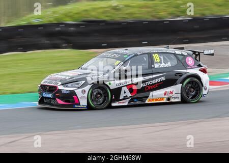 Jack Mitchell in einem Cupra Leon bei der BTCC-Veranstaltung in Thruxton im August 2021 Stockfoto