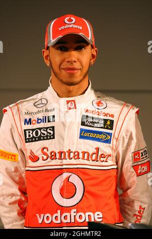 01.02.2012 Woking, England, Lewis Hamilton (GBR), McLaren Mercedes - Einführung des Vodafone McLaren Mercedes MP4-27, McLaren Technology Centre - Stockfoto
