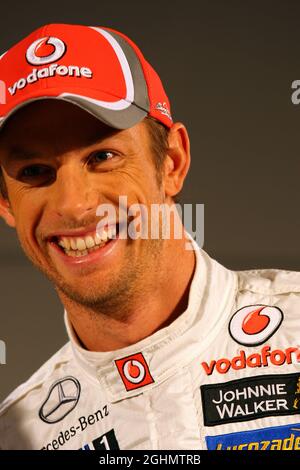 01.02.2012 Woking, England, Jenson Button (GBR), McLaren Mercedes - Einführung des Vodafone McLaren Mercedes MP4-27, McLaren Technology Centre - Stockfoto