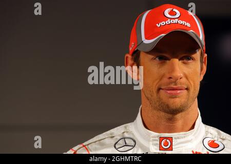 01.02.2012 Woking, England, Jenson Button (GBR), McLaren Mercedes - Einführung des Vodafone McLaren Mercedes MP4-27, McLaren Technology Centre - Stockfoto