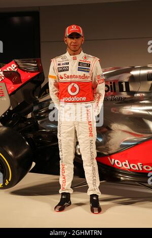 01.02.2012 Woking, England, Lewis Hamilton (GBR), McLaren Mercedes - Einführung des Vodafone McLaren Mercedes MP4-27, McLaren Technology Centre - Stockfoto