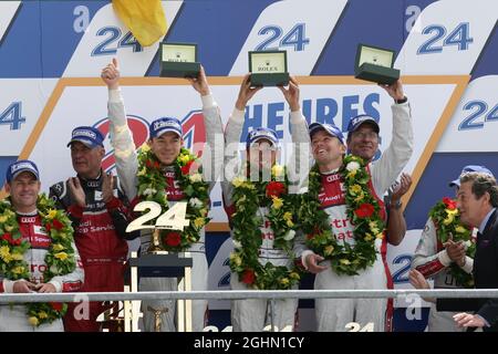 Sieger #1 Audi Sport Team Joest Audi R18 E-Tron Quattro: Andre Lotterer, Benoit TrÂŽluyer, Marcel FÂŠssler, 17.06.2012, Le Mans-Rennen, FIA-Langstrecken-Weltmeisterschaft, Le Mans, Frankreich Stockfoto