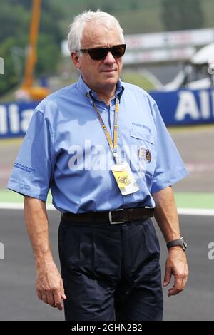 Charlie Whiting (GBR) FIA-Delegierter geht auf der Rennstrecke. 26.07.2012. Formel 1 Weltmeisterschaft, Rd 11, Großer Preis Von Ungarn, Budapest, Ungarn, Tag Der Vorbereitung Stockfoto