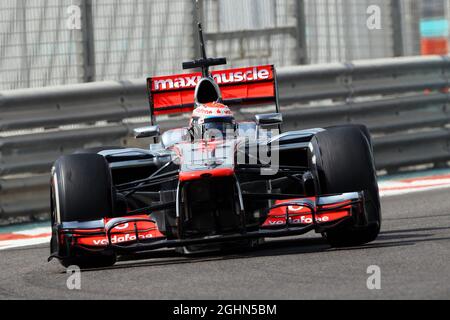 Kevin Magnussen (DEN) McLaren MP4/27 Testfahrer. 06.11.2012. Formel-1-Test für junge Fahrer, Tag 1, Yas Marina Circuit, Abu Dhabi, VAE. Stockfoto