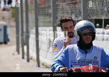 Fernando Alonso (ESP) McLaren schied aus dem Rennen aus. 15.05.2016. Formel 1 Weltmeisterschaft, Rd 5, Großer Preis Von Spanien, Barcelona, Spanien, Wettkampftag. Bildnachweis sollte lauten: XPB/Press Association Images. Stockfoto