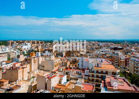 Ein Luftbild über die Altstadt von Elche, in der Valencianischen Gemeinschaft, Spanien Stockfoto