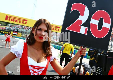 Gittertes Mädchen. 24.07.2016. Formel 1 Weltmeisterschaft, Rd 11, Großer Preis Von Ungarn, Budapest, Ungarn, Wettkampftag. Bildnachweis sollte lauten: XPB/Press Association Images. Stockfoto