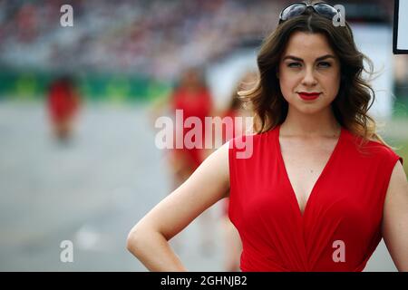 Gittertes Mädchen. 31.07.2016. Formel 1 Weltmeisterschaft, Rd 12, Großer Preis Von Deutschland, Hockenheim, Deutschland, Wettkampftag. Bildnachweis sollte lauten: XPB/Press Association Images. Stockfoto