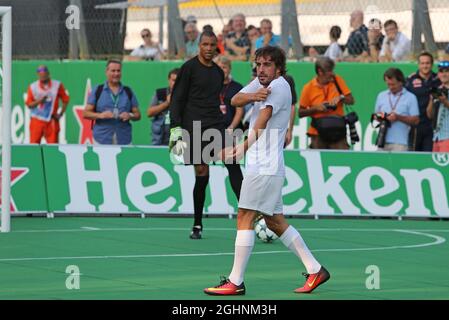 Fernando Alonso (ESP) McLaren beim wohltätigen Fußballspiel 5 pro Spielmannschaft. 01.09.2016. Formel 1 Weltmeisterschaft, Rd 14, Großer Preis Von Italien, Monza, Italien, Tag Der Vorbereitung. Bildnachweis sollte lauten: XPB/Press Association Images. Stockfoto