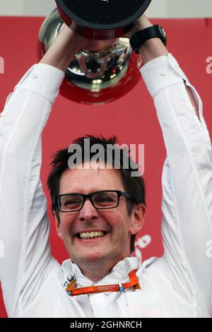 Andrew Shovlin (GBR) Mercedes AMG F1 Engineer feiert auf dem Podium. 09.10.2016. Formel 1 Weltmeisterschaft, Rd 17, Großer Preis Von Japan, Suzuka, Japan, Wettkampftag. Bildnachweis sollte lauten: XPB/Press Association Images. Stockfoto