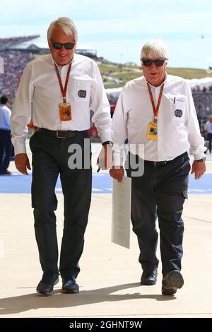 (L bis R): Charlie Whiting (GBR) FIA-Delegierter mit Herbie Blash (GBR) FIA-Delegierter. 23.10.2016. Formel-1-Weltmeisterschaft, Rd 18, großer Preis der Vereinigten Staaten, Austin, Texas, USA, Wettkampftag. Bildnachweis sollte lauten: XPB/Press Association Images. Stockfoto