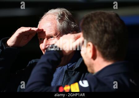 Christian Horner (GBR) Red Bull Racing Teamchef mit Dr. Helmut Marko (AUT) Red Bull Motorsport Berater. 02.03.2017. Formel-1-Test, Tag Vier, Barcelona, Spanien. Donnerstag. Bildnachweis sollte lauten: XPB/Press Association Images. Stockfoto