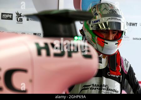 Alfonso Celis Jr (MEX) Sahara Force India F1 VJM10 Entwicklungstreiber. 18.04.2017. Formel-1-Prüfung. Sakhir, Bahrain. Dienstag. Bildnachweis sollte lauten: XPB/Press Association Images. Stockfoto