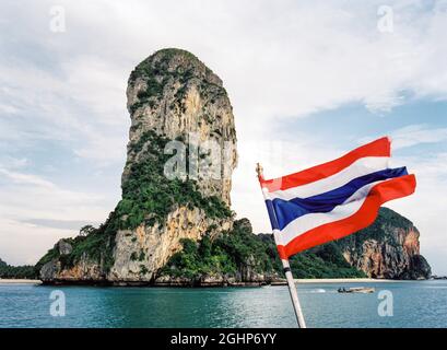 Kalksteinkarsten Railay-Halbinsel, Ao Nang, Krabi, Thailand. Stockfoto