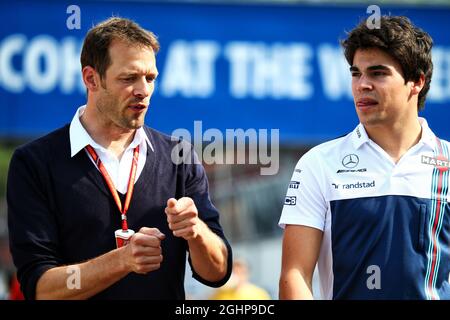 (L bis R): Alex Wurz (AUT) Williams Driver Mentor mit Lance Stroll (CDN) Williams. 25.05.2017. Formel-1-Weltmeisterschaft, Rd 6, Großer Preis Von Monaco, Monte Carlo, Monaco, Übungstag. Bildnachweis sollte lauten: XPB/Press Association Images. Stockfoto