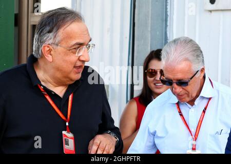 (L bis R): Sergio Marchionne (ITA), Ferrari President und CEO von Fiat Chrysler Automobiles mit Piero Ferrari (ITA) Ferrari Vice-President. 30.07.2017. Formel 1 Weltmeisterschaft, Rd 11, Großer Preis Von Ungarn, Budapest, Ungarn, Wettkampftag. Bildnachweis sollte lauten: XPB/Press Association Images. Stockfoto