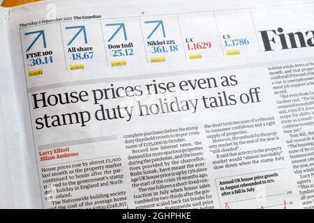 Artikel auf der Titelseite des Guardian Financial in der Zeitung „die Hauspreise steigen, auch wenn die Stempelsteuer an Feiertagen nachlässt“ am 2. September 2021 in London, England, Großbritannien Stockfoto